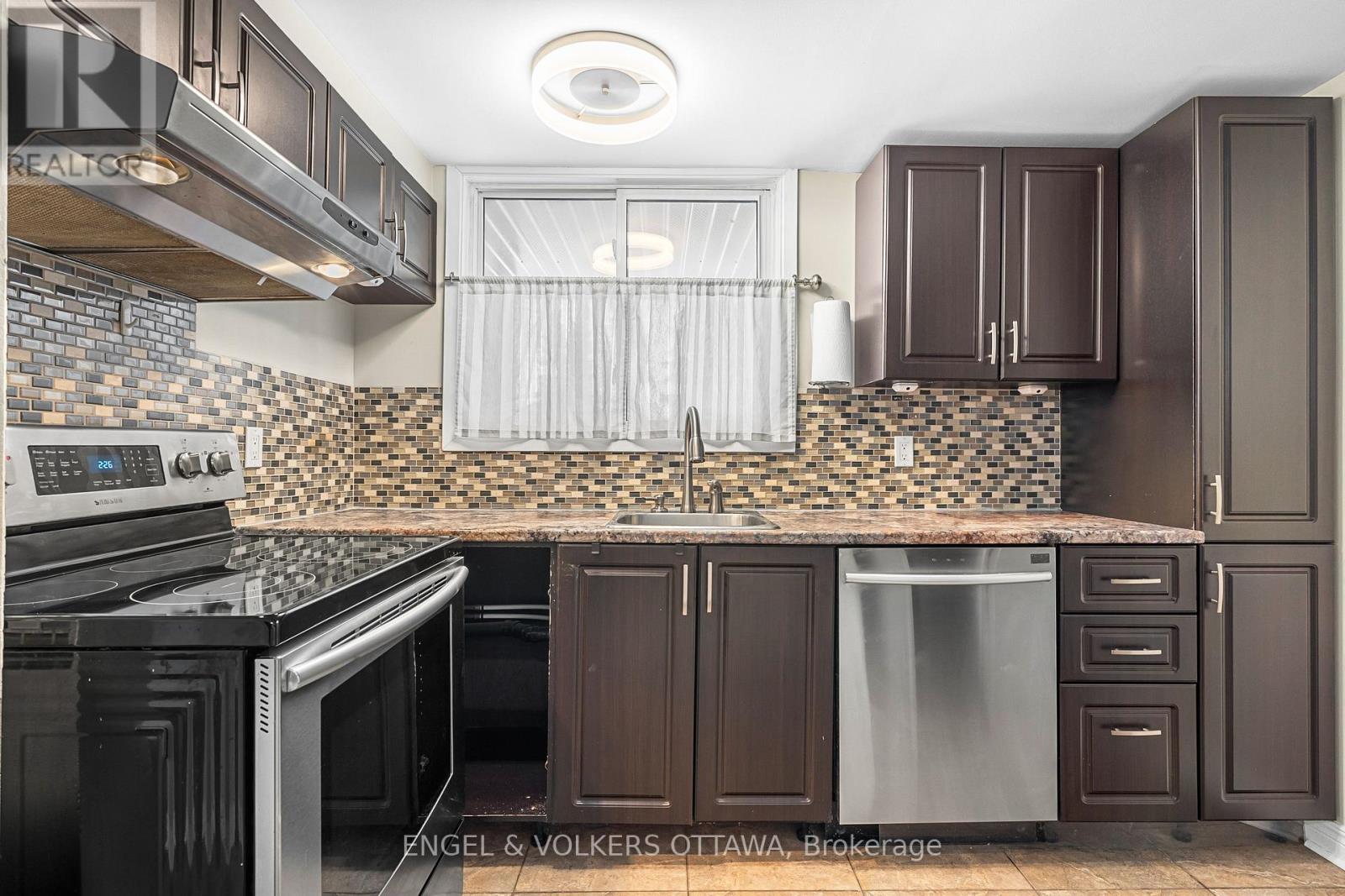 109 - 6532 Bilberry Drive, Ottawa, Ontario  K1C 4N9 - Photo 13 - X12943028