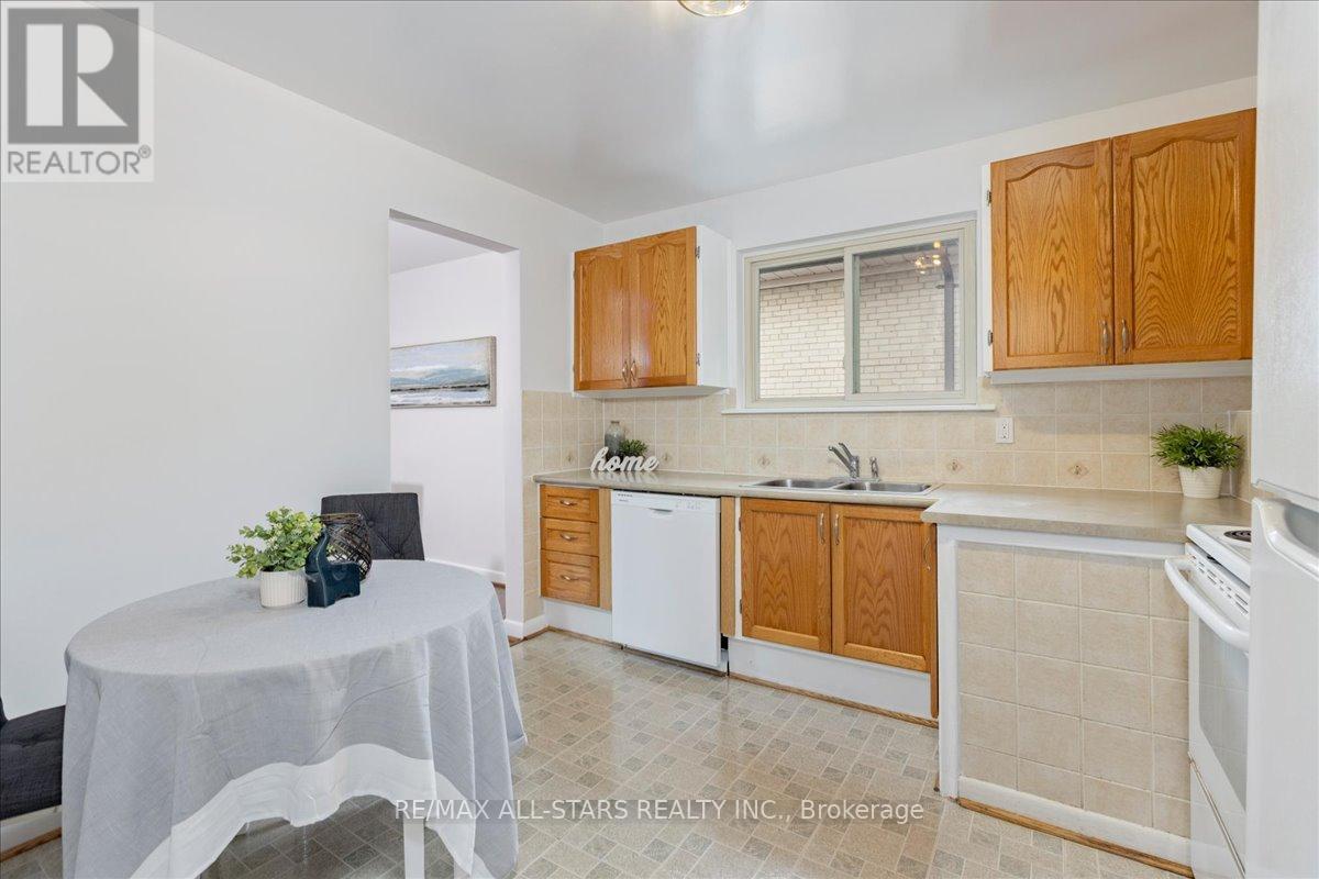 55 Sancrest Drive, Toronto, Ontario  M1P 4A7 - Photo 11 - E12942972