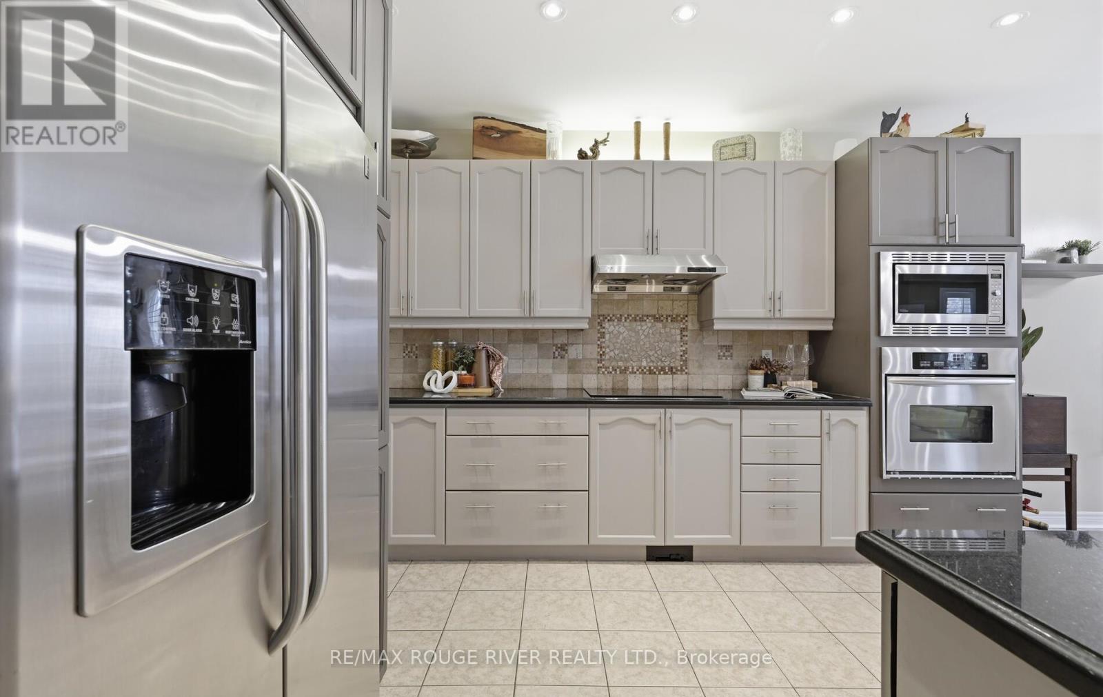 26 Corsham Drive, Whitby, Ontario  L1M 2K5 - Photo 8 - E12943004