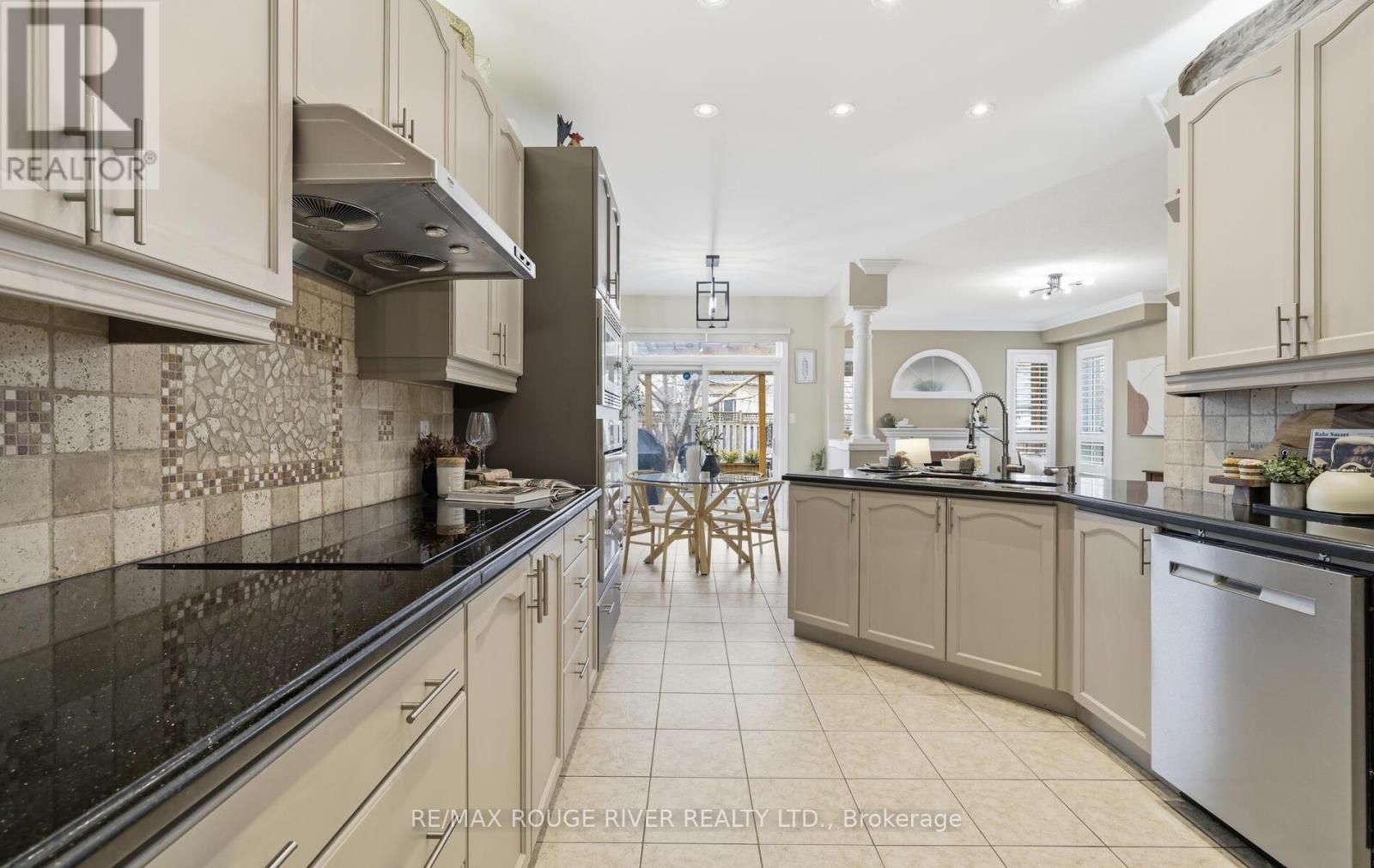 26 Corsham Drive, Whitby, Ontario  L1M 2K5 - Photo 9 - E12943004