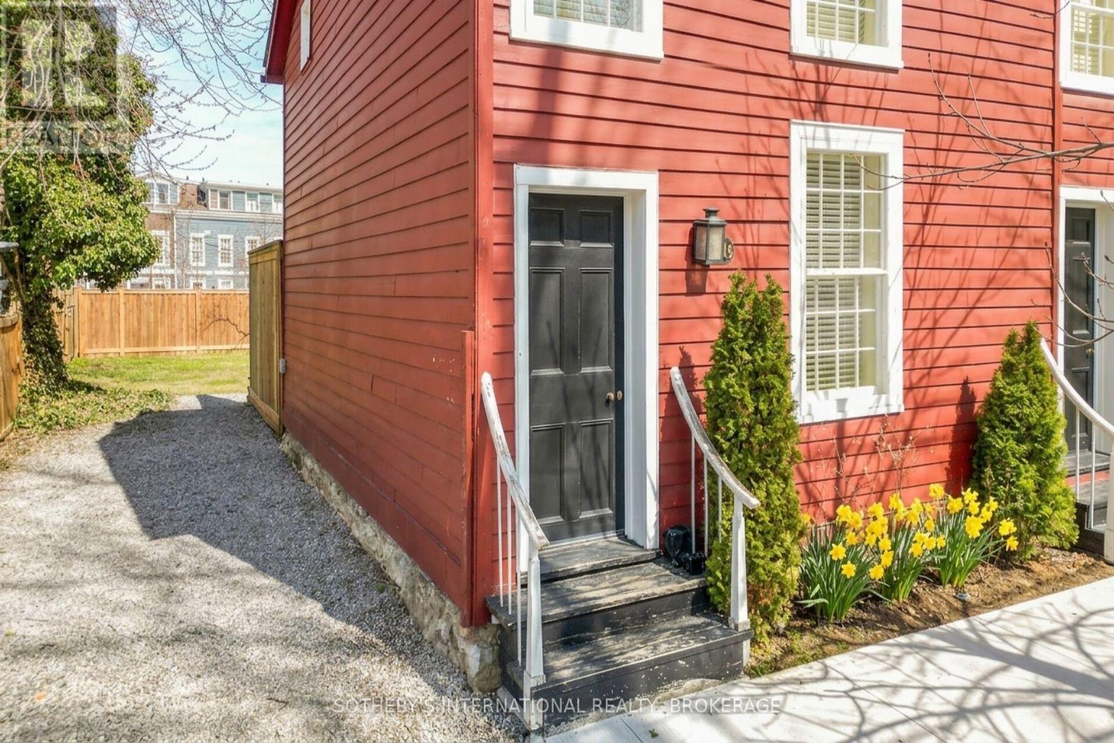 119 Johnson Street, Niagara-On-The-Lake, Ontario  L0S 0A1 - Photo 2 - X12942820