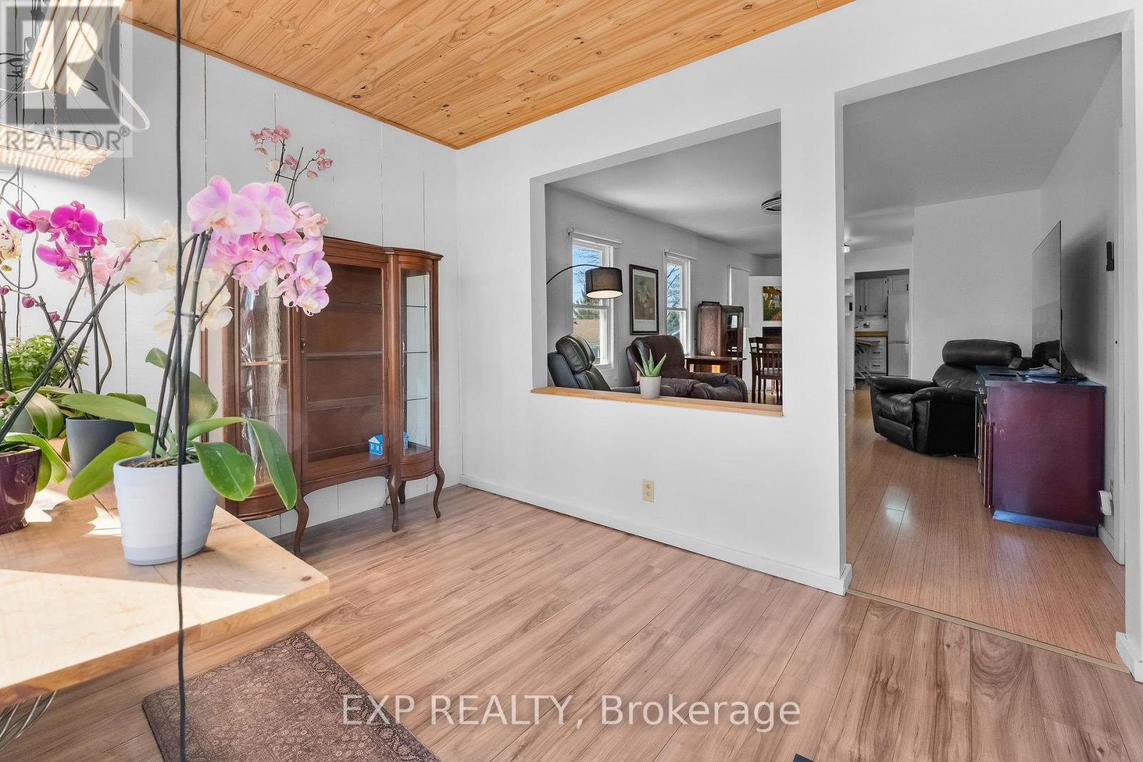 240 Lincoln Road W, Fort Erie (Crystal Beach), Ontario  L0S 1B0 - Photo 6 - X12942834