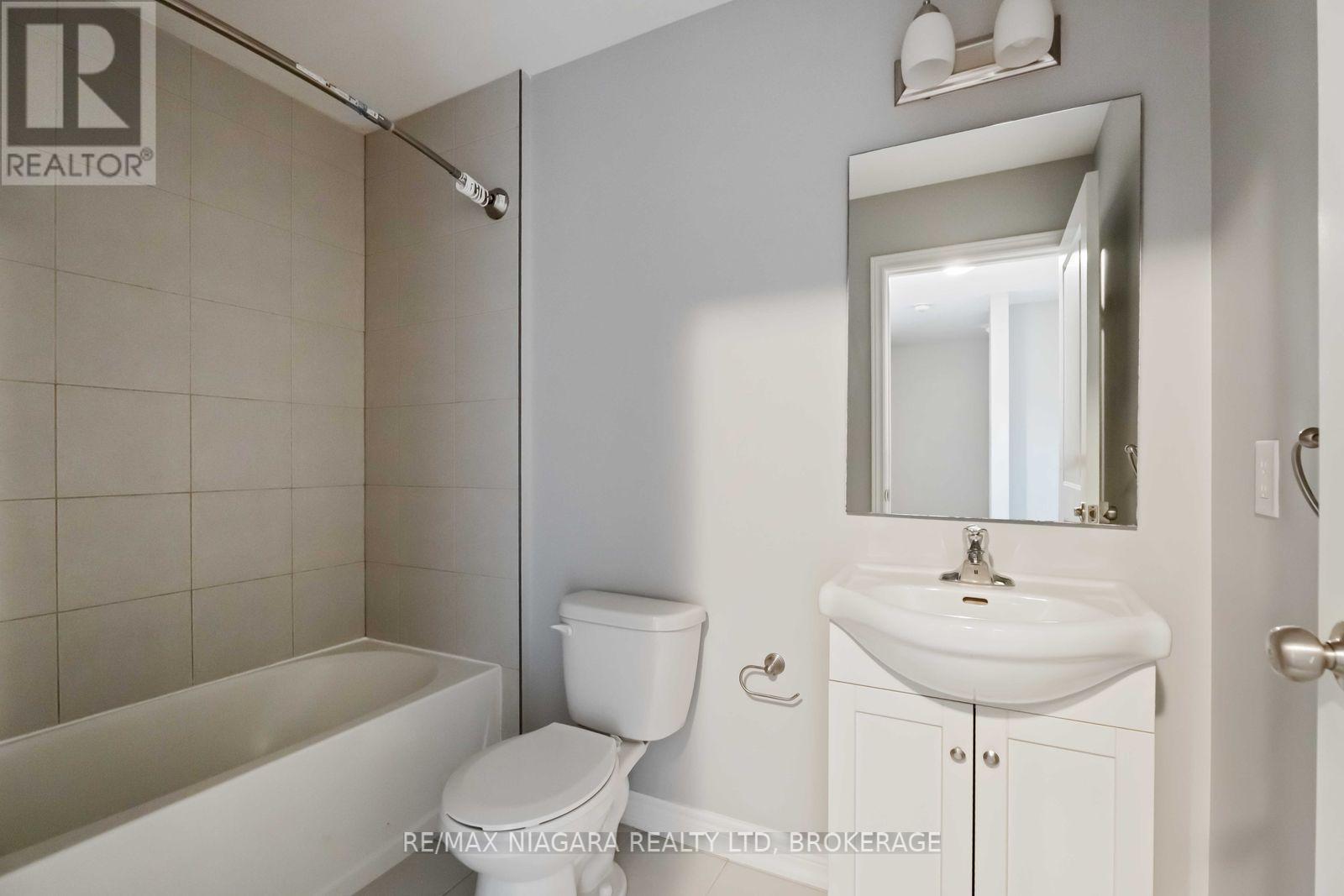 81 Grove Street, Welland, Ontario  L3B 4B3 - Photo 27 - X12942864