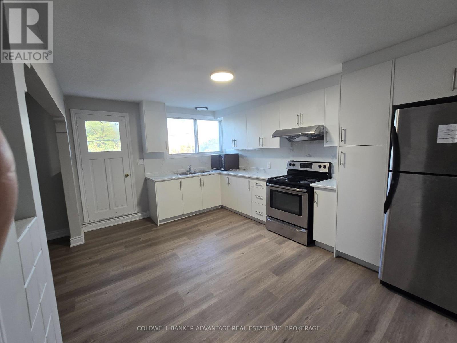 1 - 936 East Main Street, Welland, Ontario  L3B 3Y9 - Photo 2 - X12942866