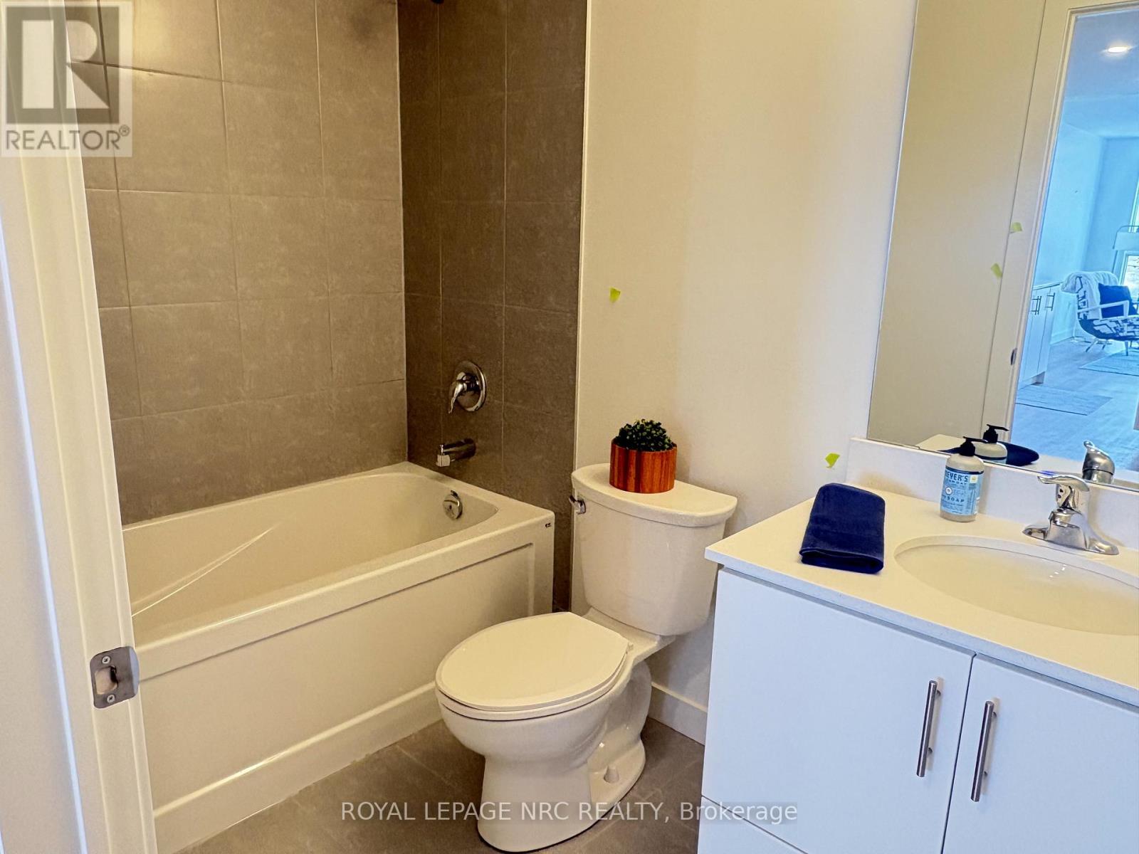 921 - 461 Green Road, Hamilton, Ontario  L8E 0L5 - Photo 10 - X12942978