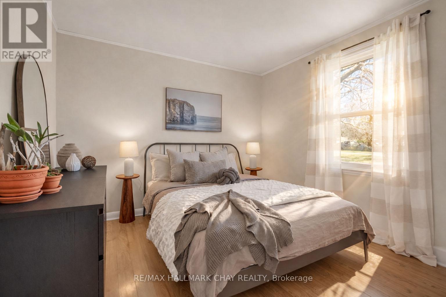 26 King Street S, Innisfil, Ontario  L0L 1L0 - Photo 10 - N12942812