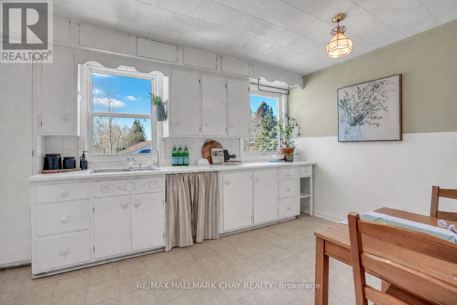 26 King Street S, Innisfil, Ontario  L0L 1L0 - Photo 4 - N12942812