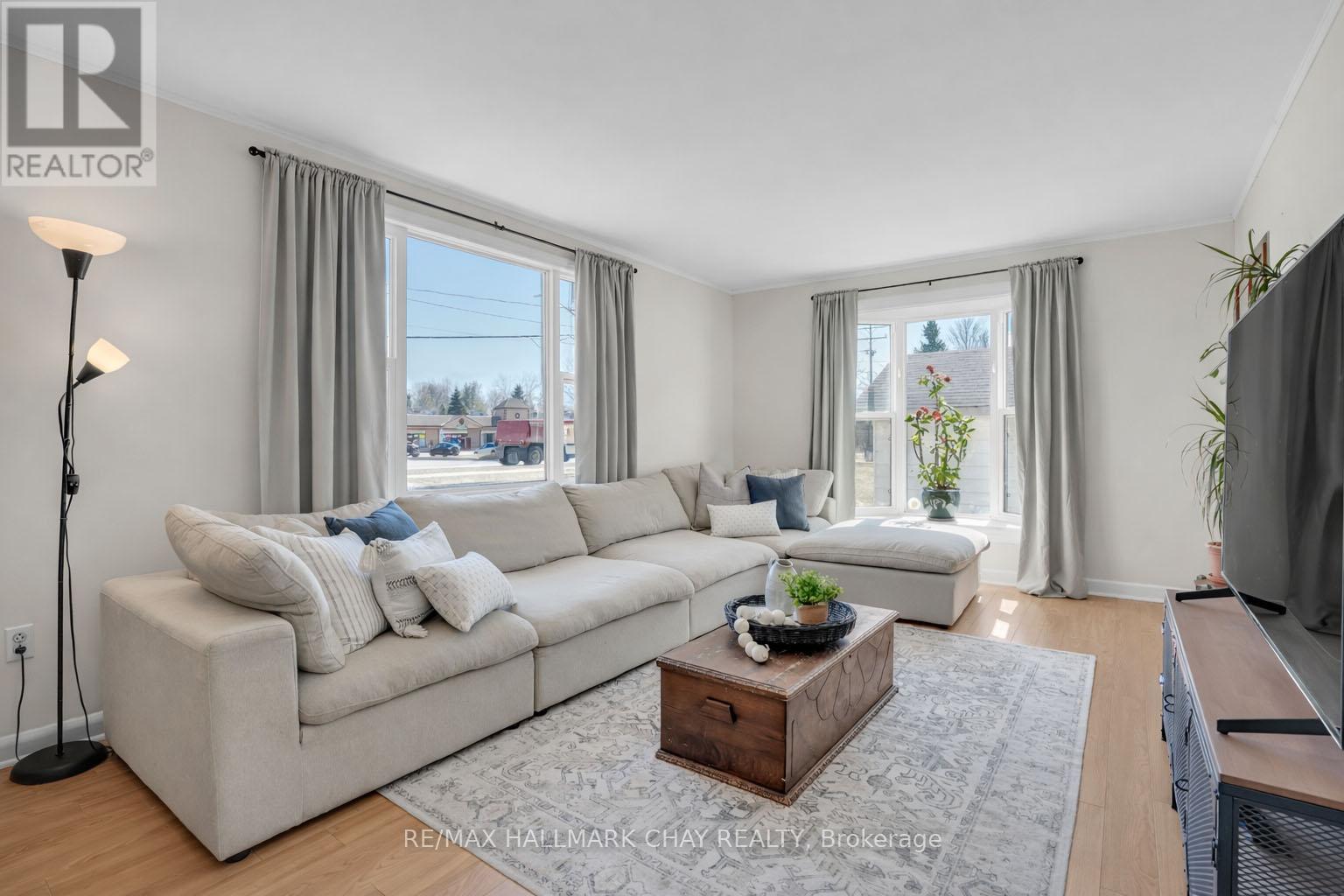 26 King Street S, Innisfil, Ontario  L0L 1L0 - Photo 7 - N12942812