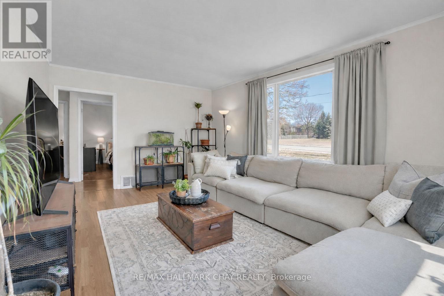 26 King Street S, Innisfil, Ontario  L0L 1L0 - Photo 8 - N12942812