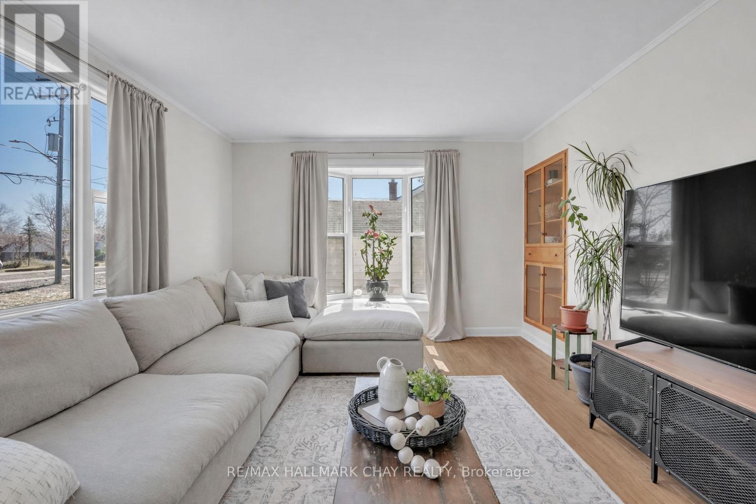 26 King Street S, Innisfil, Ontario  L0L 1L0 - Photo 9 - N12942812