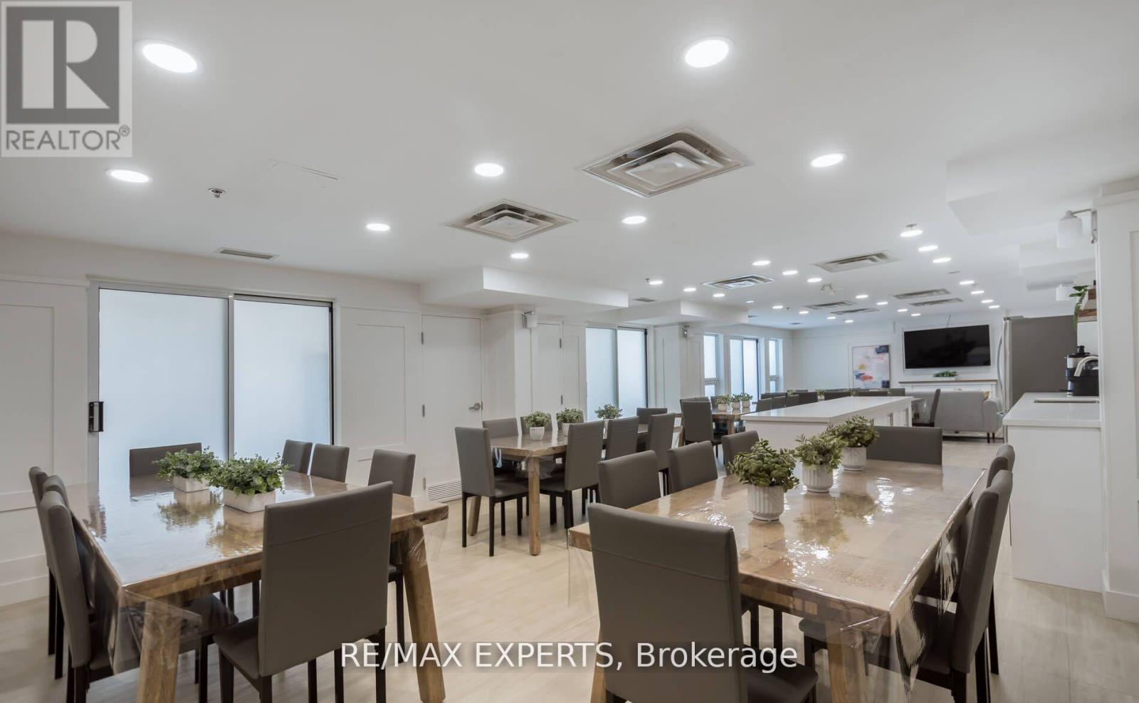 212 - 8026 Kipling Avenue, Vaughan, Ontario  L4L 2A1 - Photo 24 - N12942818