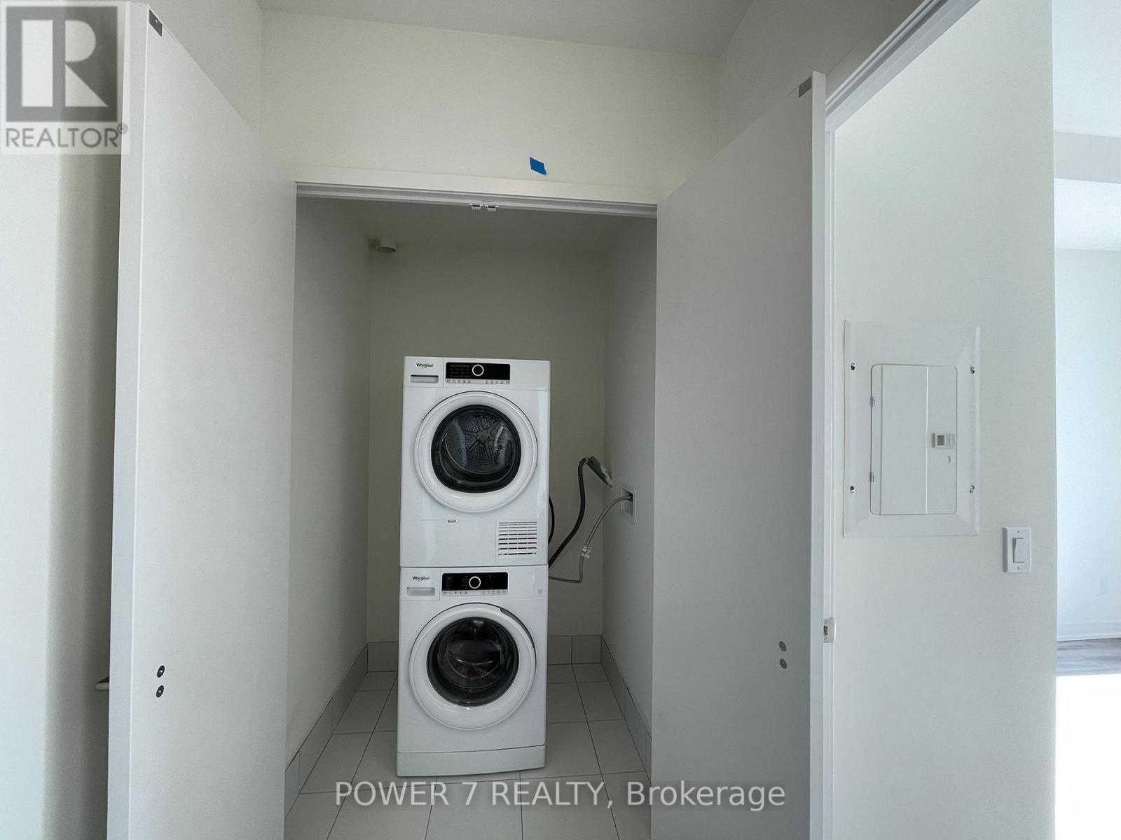 916 - 6 David Eyer Road, Richmond Hill, Ontario  L4S 0N5 - Photo 5 - N12942846