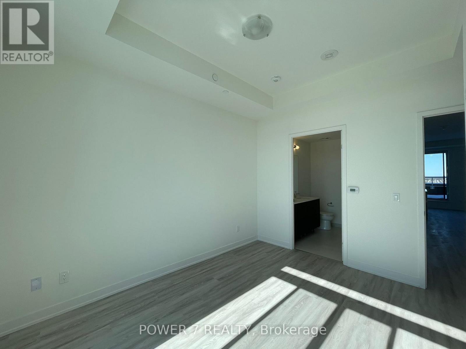 916 - 6 David Eyer Road, Richmond Hill, Ontario  L4S 0N5 - Photo 6 - N12942846