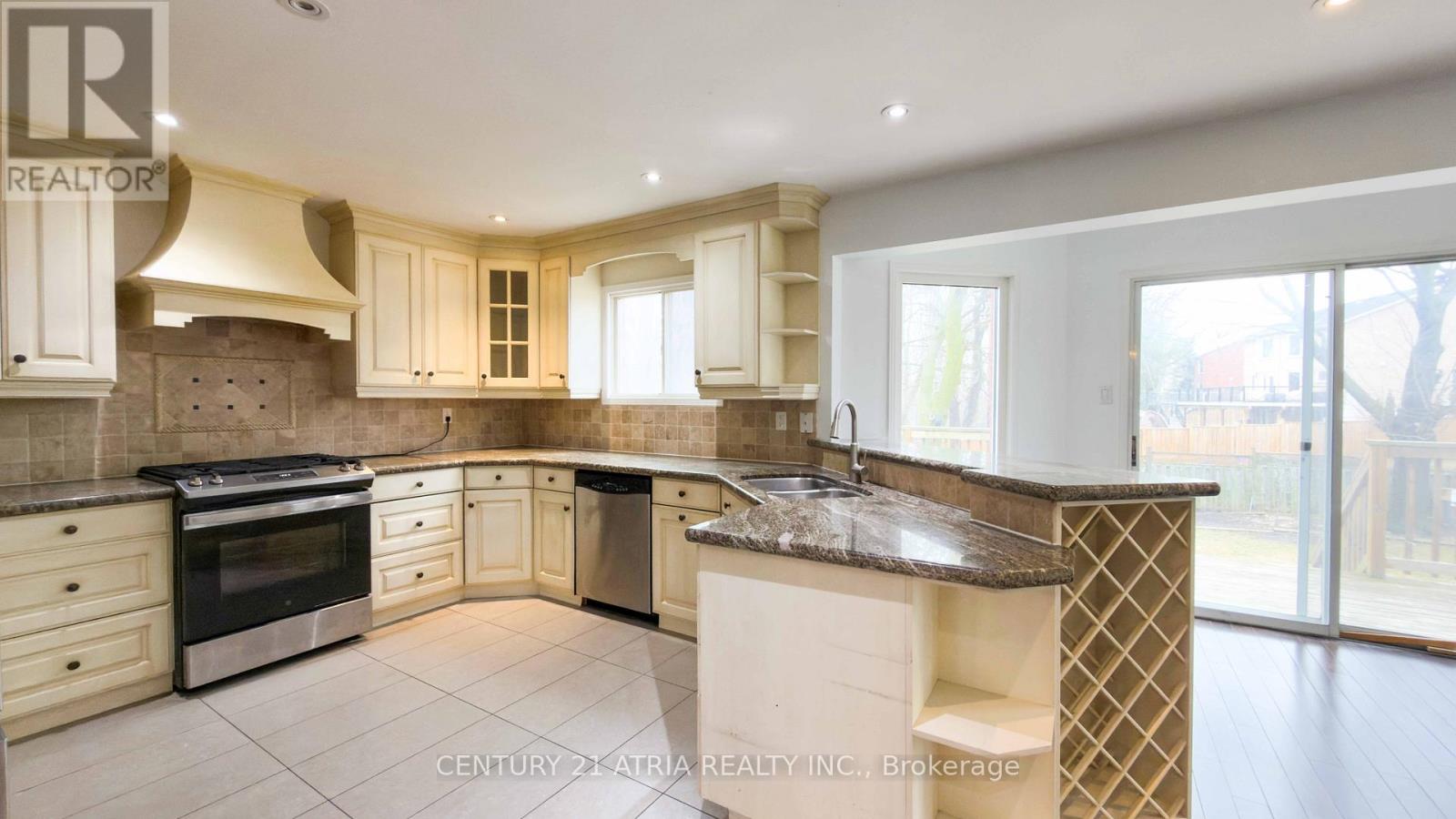 53 Conistan Road, Markham, Ontario  L3R 8K6 - Photo 13 - N12942862