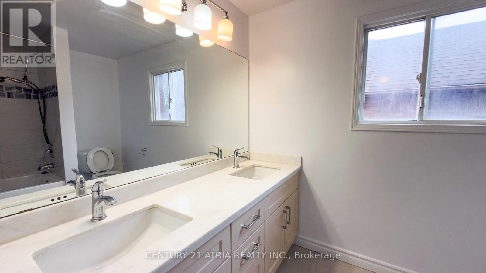 53 Conistan Road, Markham, Ontario  L3R 8K6 - Photo 27 - N12942862