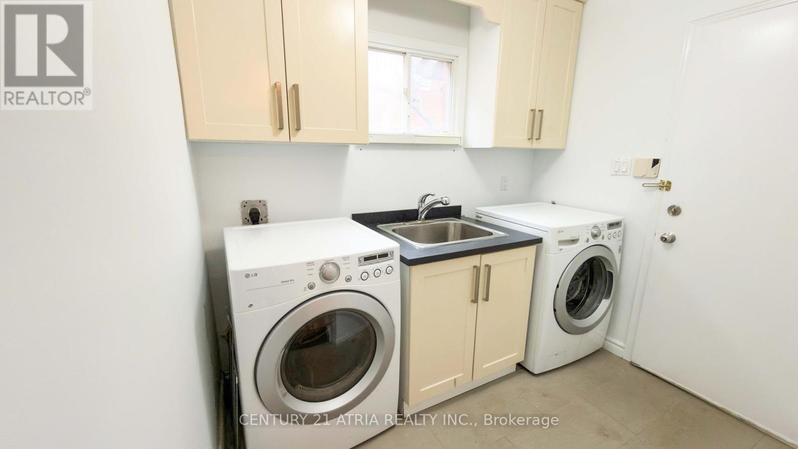 53 Conistan Road, Markham, Ontario  L3R 8K6 - Photo 6 - N12942862