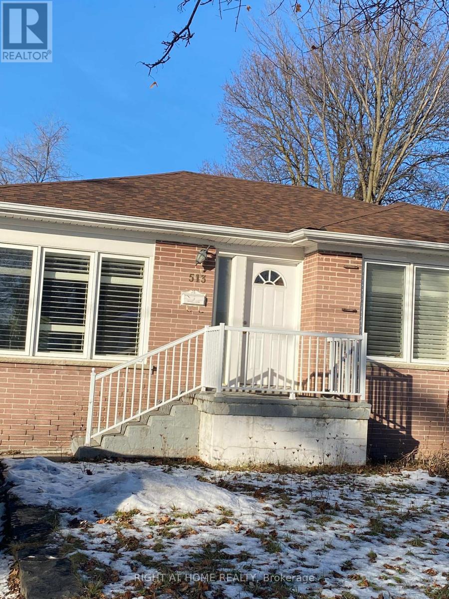 513 Lynett Crescent, Richmond Hill, Ontario  L4C 2V8 - Photo 2 - N12942892