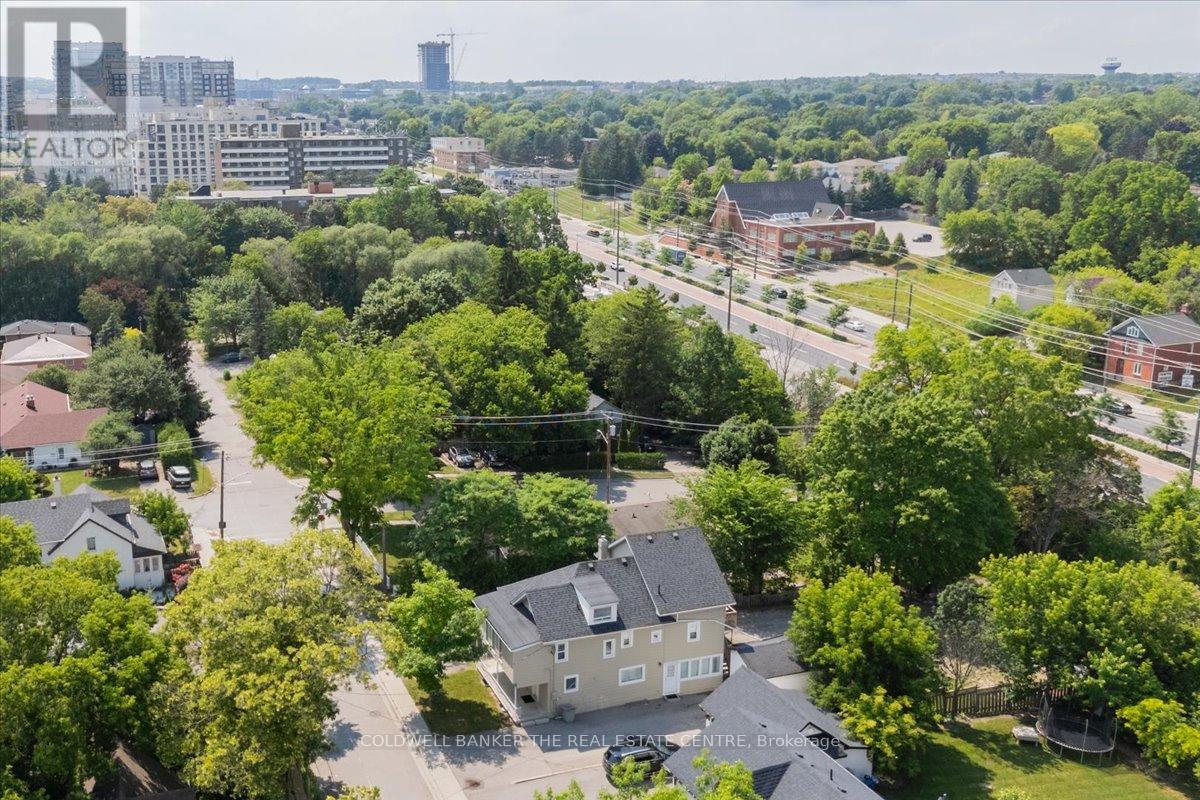 379 Simcoe Street, Newmarket, Ontario  L3Y 2M4 - Photo 3 - N12942904