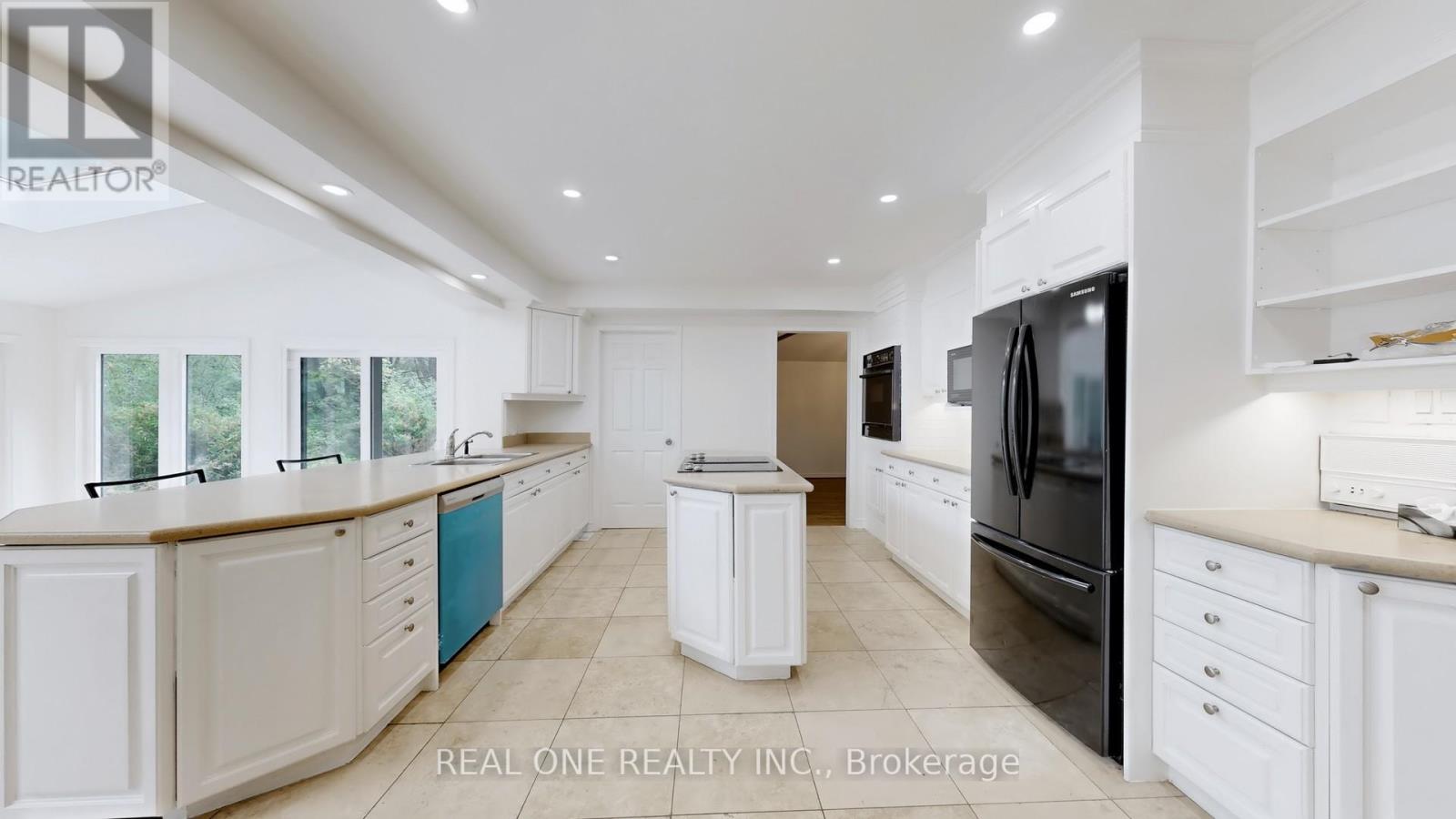 465 Woodland Acres Crescent, Vaughan, Ontario  L6A 1G2 - Photo 10 - N12942976