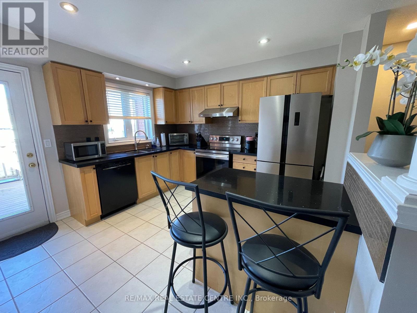 2779 Bur Oak Avenue, Markham, Ontario  L6B 1E2 - Photo 2 - N12942994