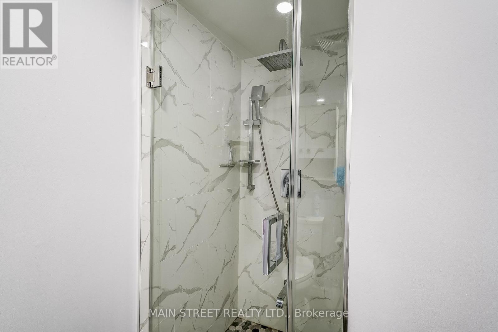 506 - 250 Davis Drive, Newmarket, Ontario  L3Y 7T7 - Photo 18 - N12943002