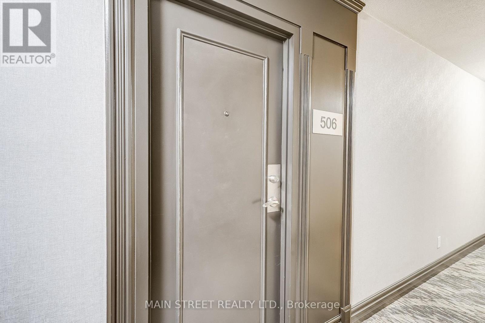 506 - 250 Davis Drive, Newmarket, Ontario  L3Y 7T7 - Photo 3 - N12943002