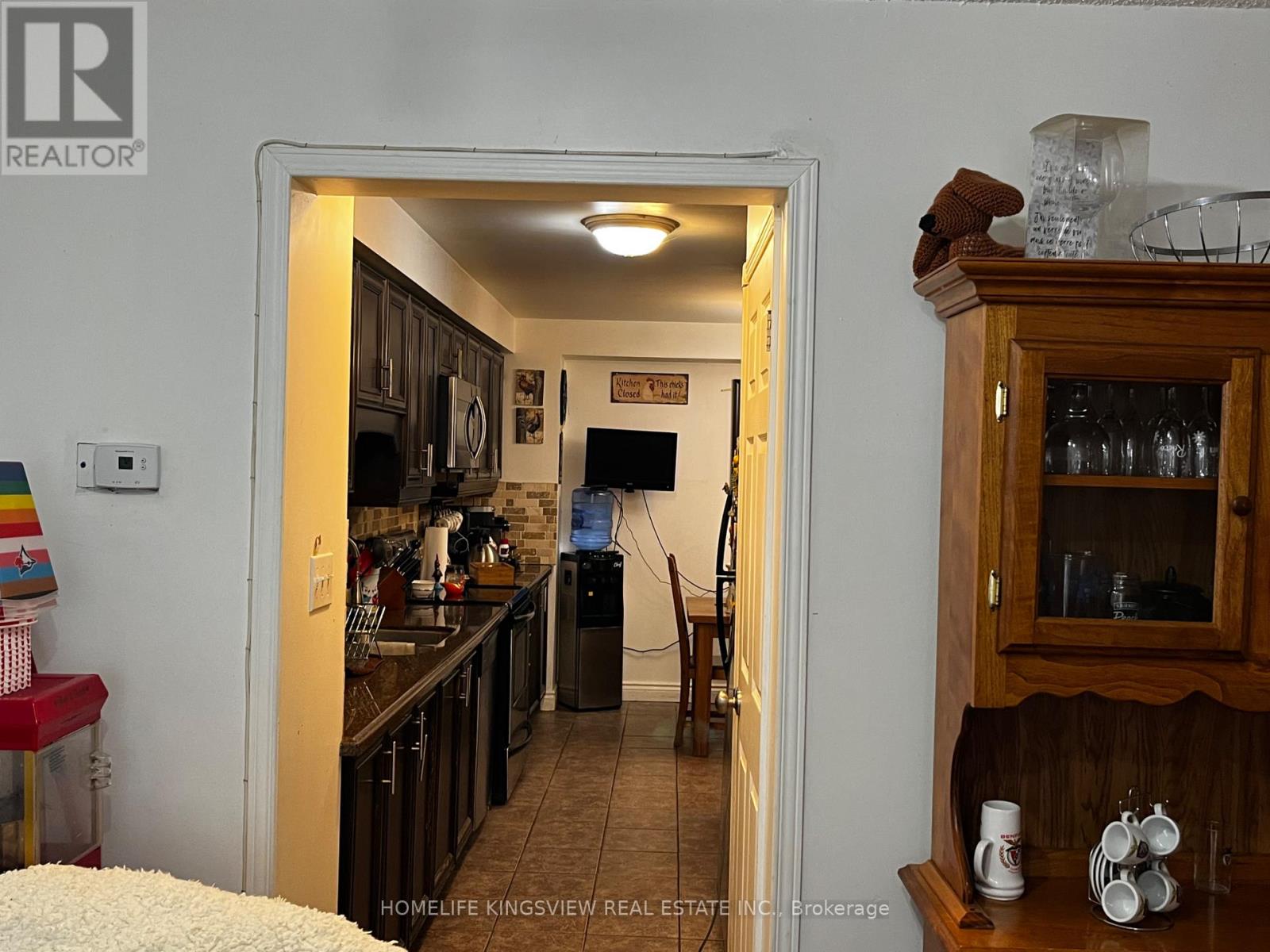 79 Cashel Court, Aurora, Ontario  L4G 6R8 - Photo 7 - N12943018