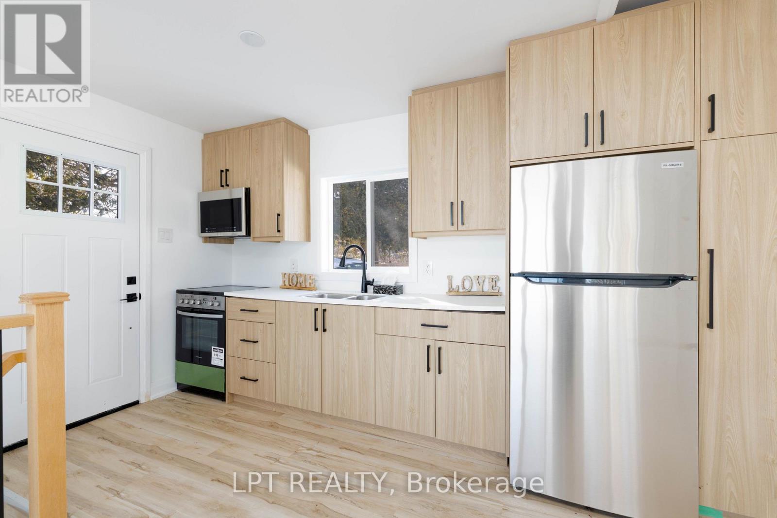 47 Moon Point Drive, Oro-Medonte, Ontario  L3V 0R8 - Photo 10 - S12942878