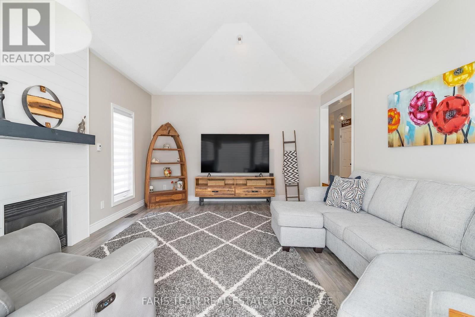 29 Riverdale Drive, Wasaga Beach, Ontario  L9Z 1E9 - Photo 13 - S12942884