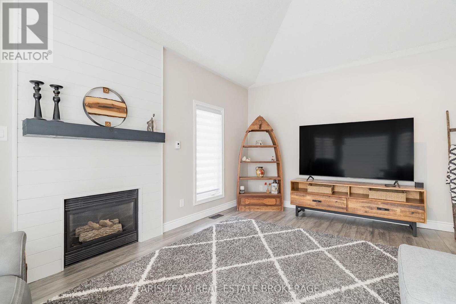 29 Riverdale Drive, Wasaga Beach, Ontario  L9Z 1E9 - Photo 14 - S12942884