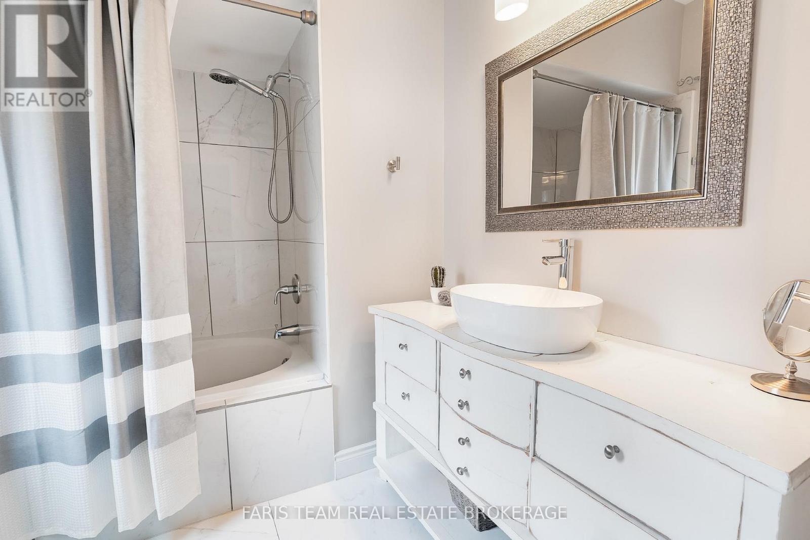 29 Riverdale Drive, Wasaga Beach, Ontario  L9Z 1E9 - Photo 21 - S12942884