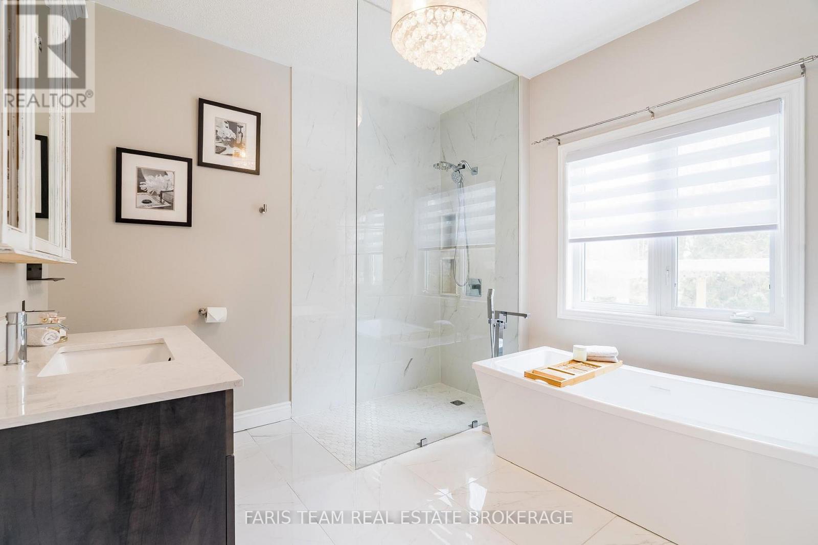 29 Riverdale Drive, Wasaga Beach, Ontario  L9Z 1E9 - Photo 25 - S12942884