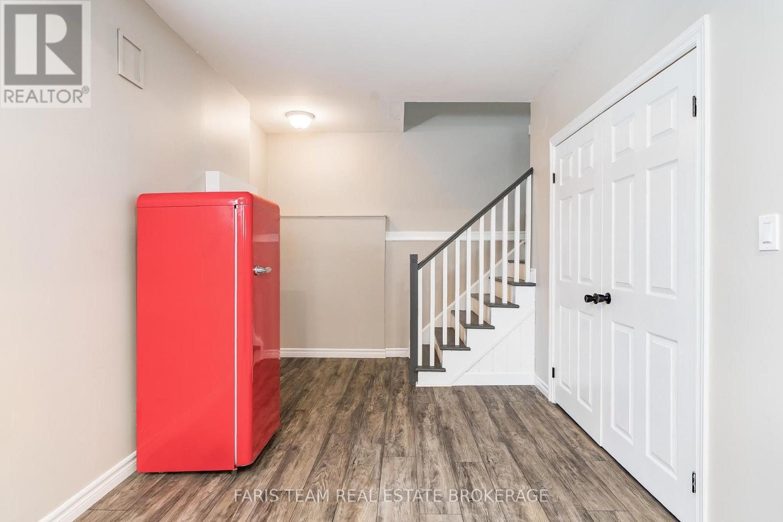 29 Riverdale Drive, Wasaga Beach, Ontario  L9Z 1E9 - Photo 28 - S12942884