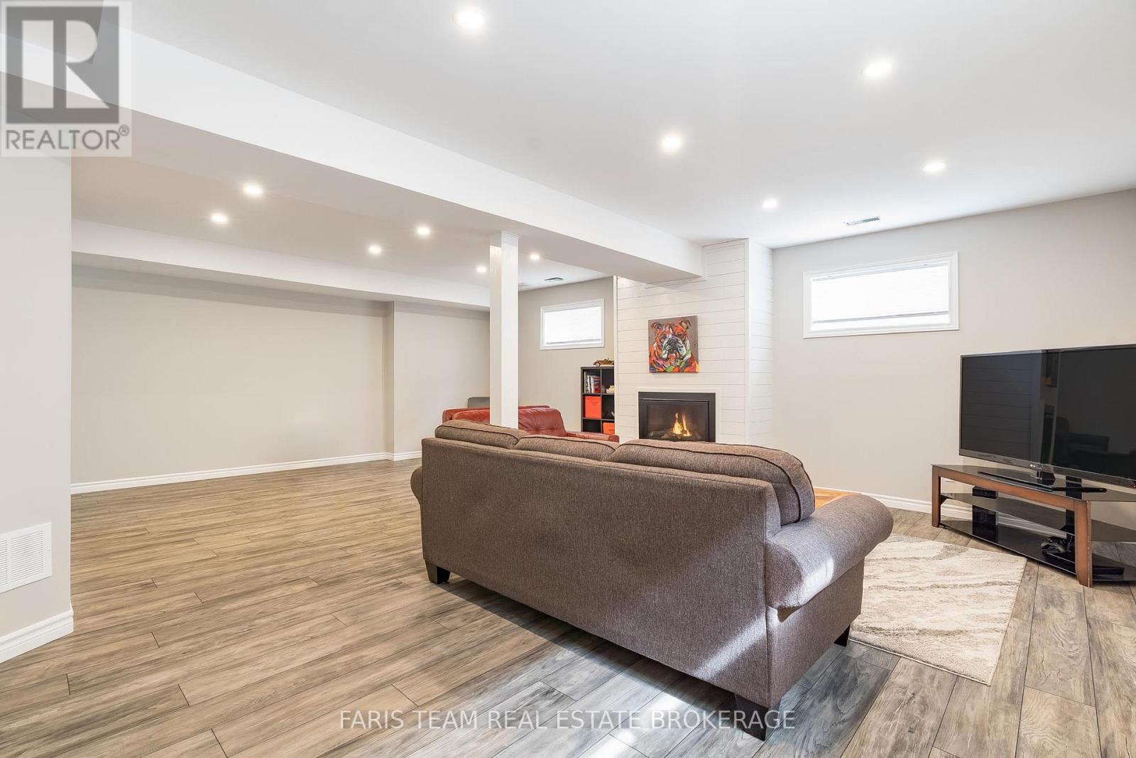 29 Riverdale Drive, Wasaga Beach, Ontario  L9Z 1E9 - Photo 30 - S12942884