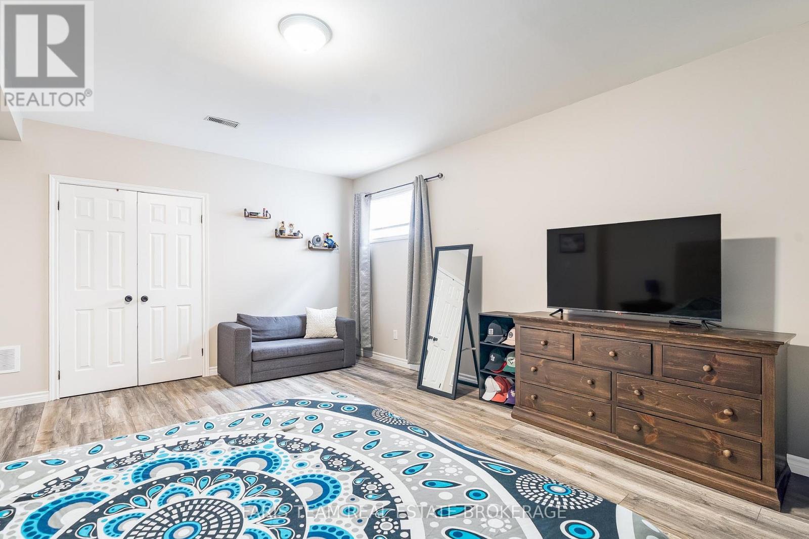 29 Riverdale Drive, Wasaga Beach, Ontario  L9Z 1E9 - Photo 36 - S12942884