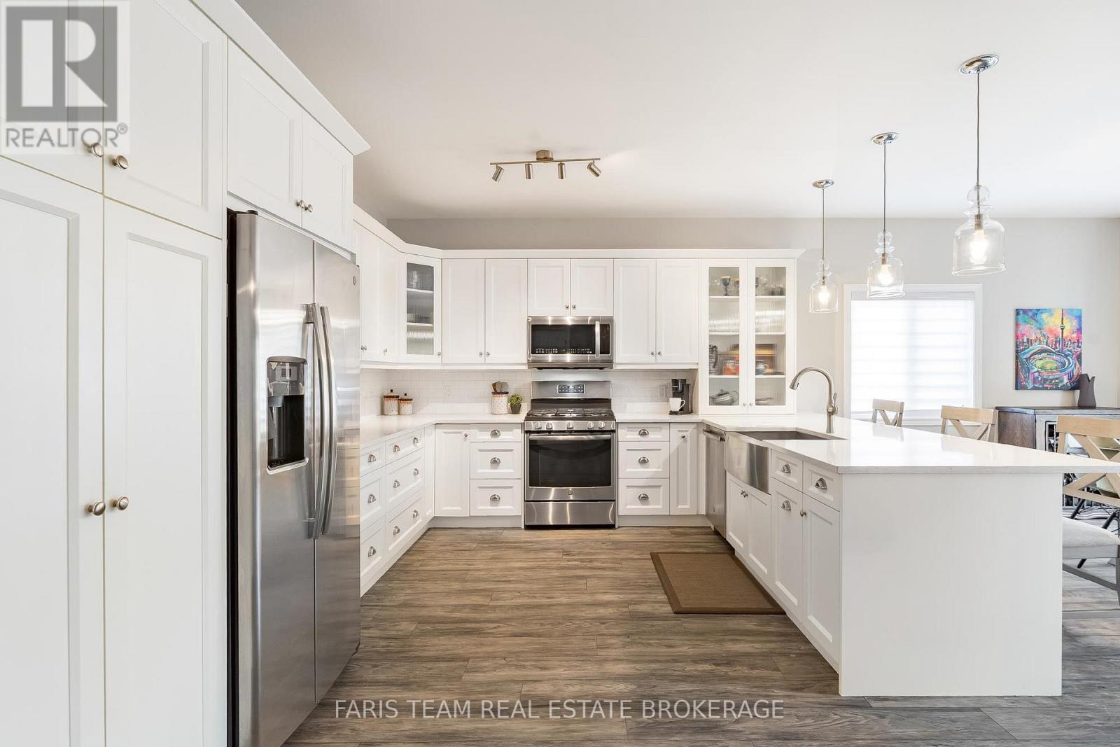 29 Riverdale Drive, Wasaga Beach, Ontario  L9Z 1E9 - Photo 5 - S12942884