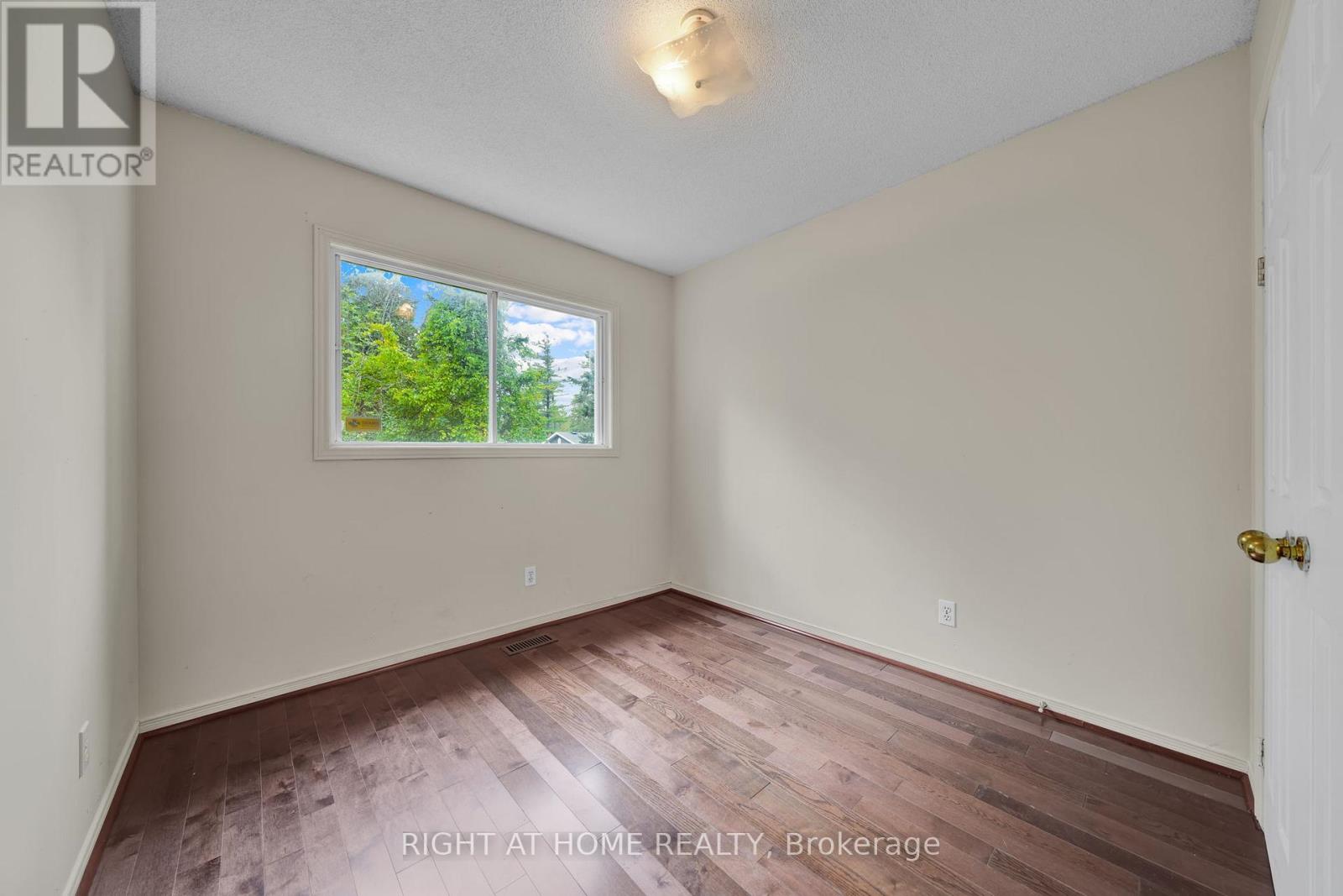 138 45th Street N, Wasaga Beach, Ontario  L9Z 1Z2 - Photo 11 - S12942908