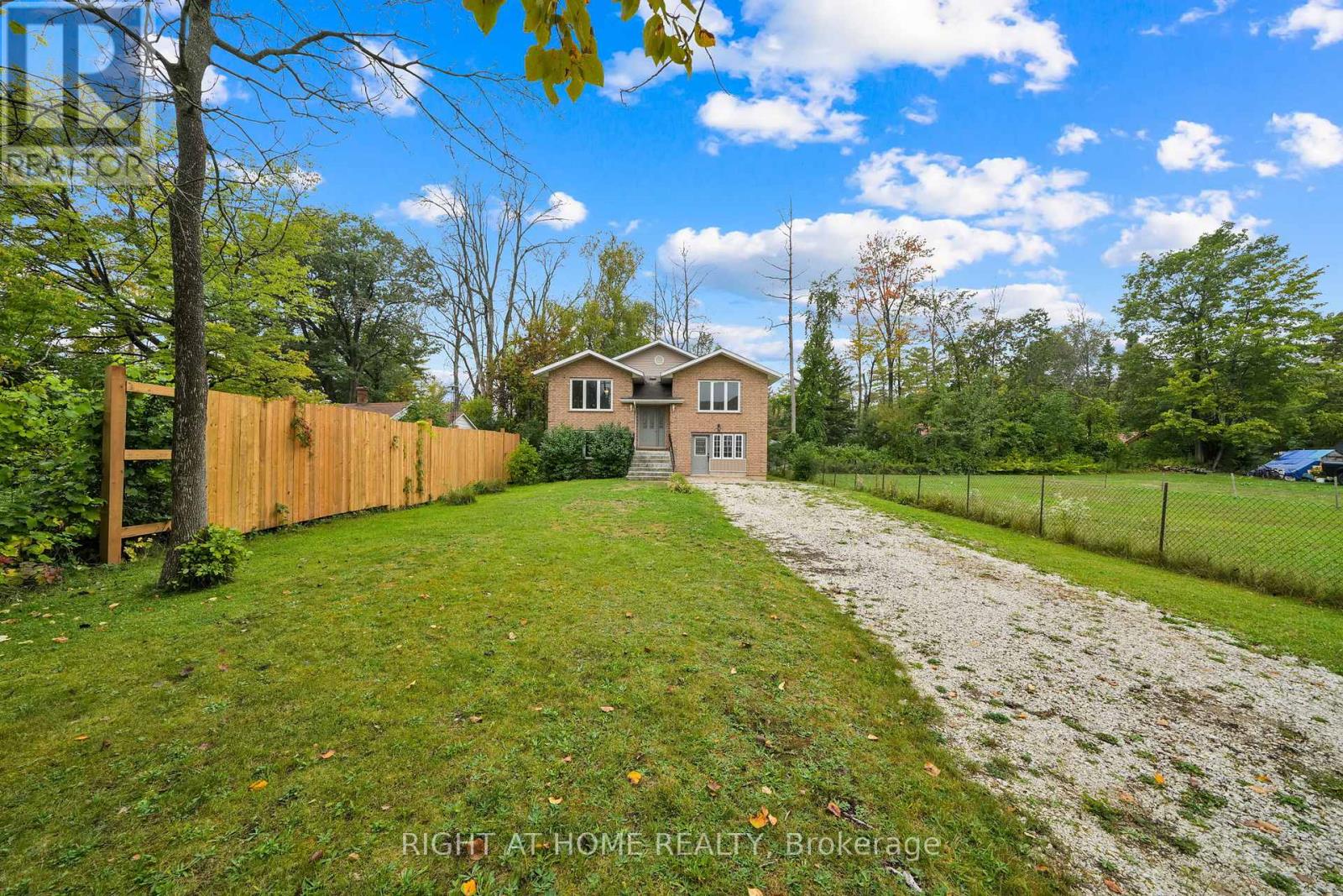 138 45th Street N, Wasaga Beach, Ontario  L9Z 1Z2 - Photo 2 - S12942908