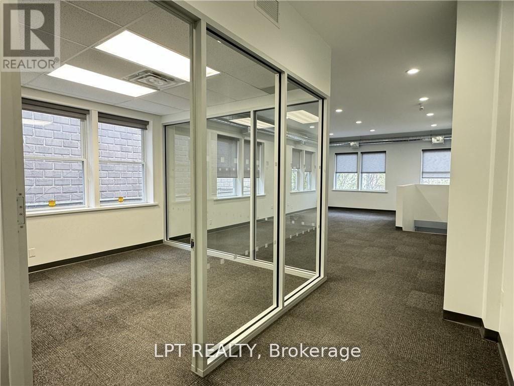 57-59 Collier Street, Barrie, Ontario  L4M 1G7 - Photo 25 - S12943022