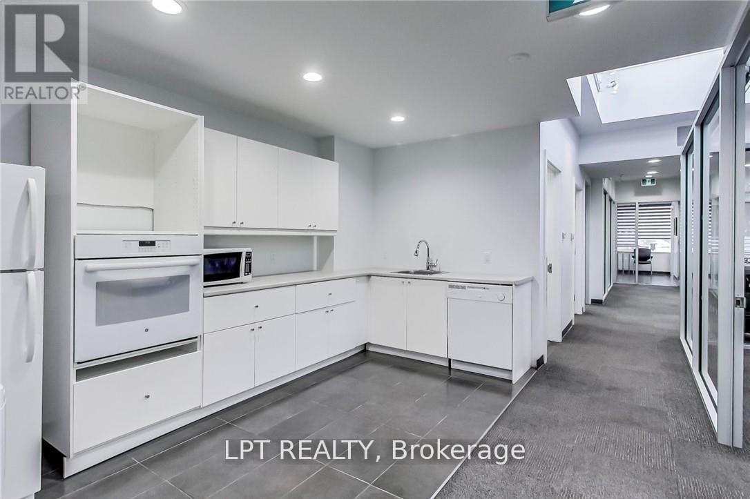 57-59 Collier Street, Barrie, Ontario  L4M 1G7 - Photo 30 - S12943022