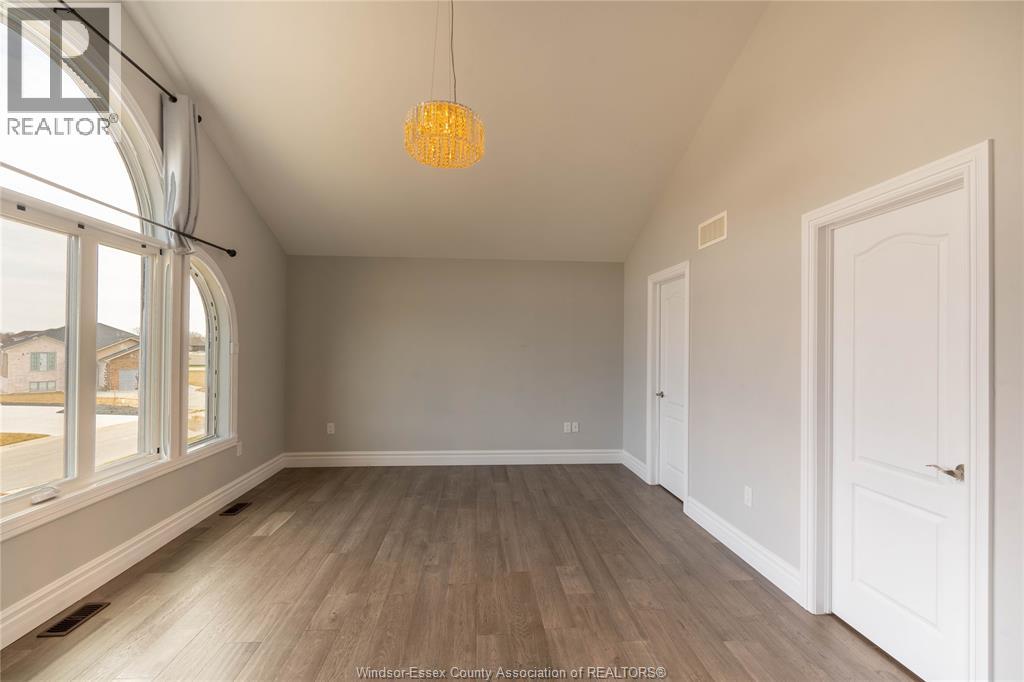 21 Noble Court, Amherstburg, Ontario  N9V 3T4 - Photo 22 - 26006478