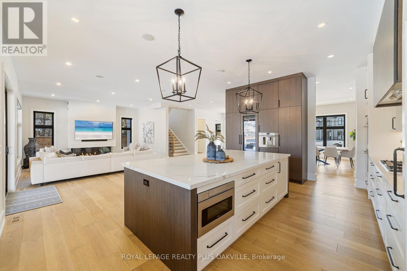 2057 Salvator Boulevard, Oakville, Ontario  L6L 1M9 - Photo 16 - W12794130