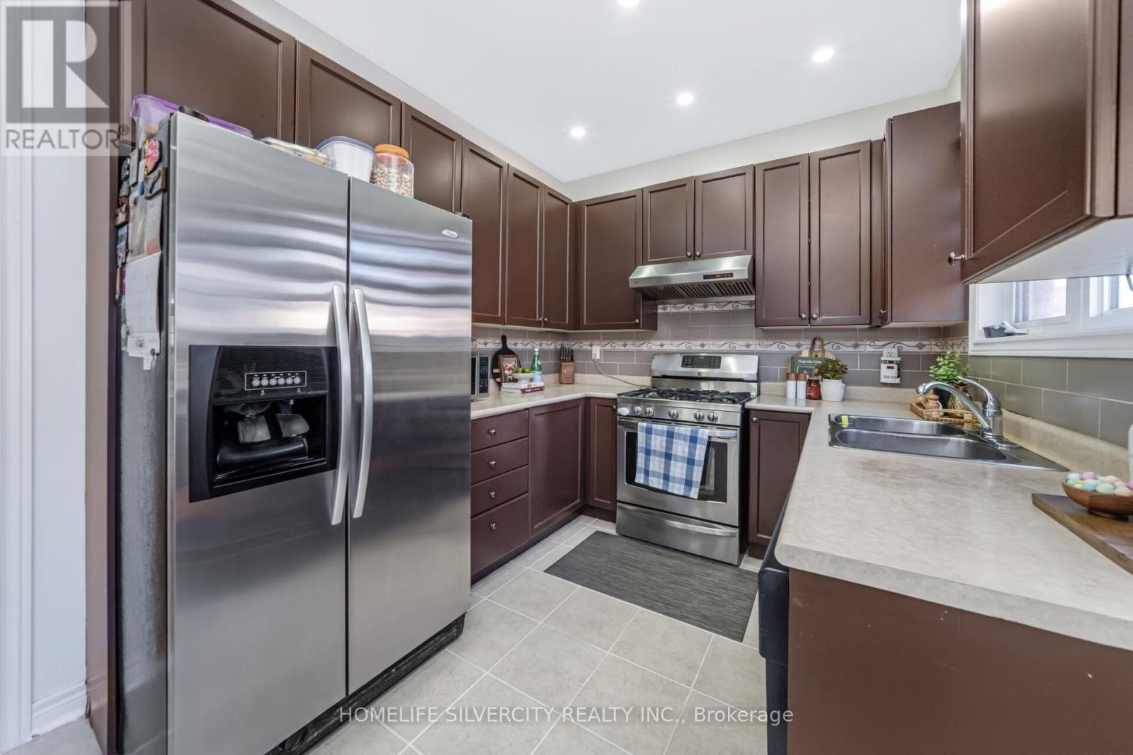 18 Finlayson Crescent, Brampton, Ontario  L6R 0H7 - Photo 14 - W12911946