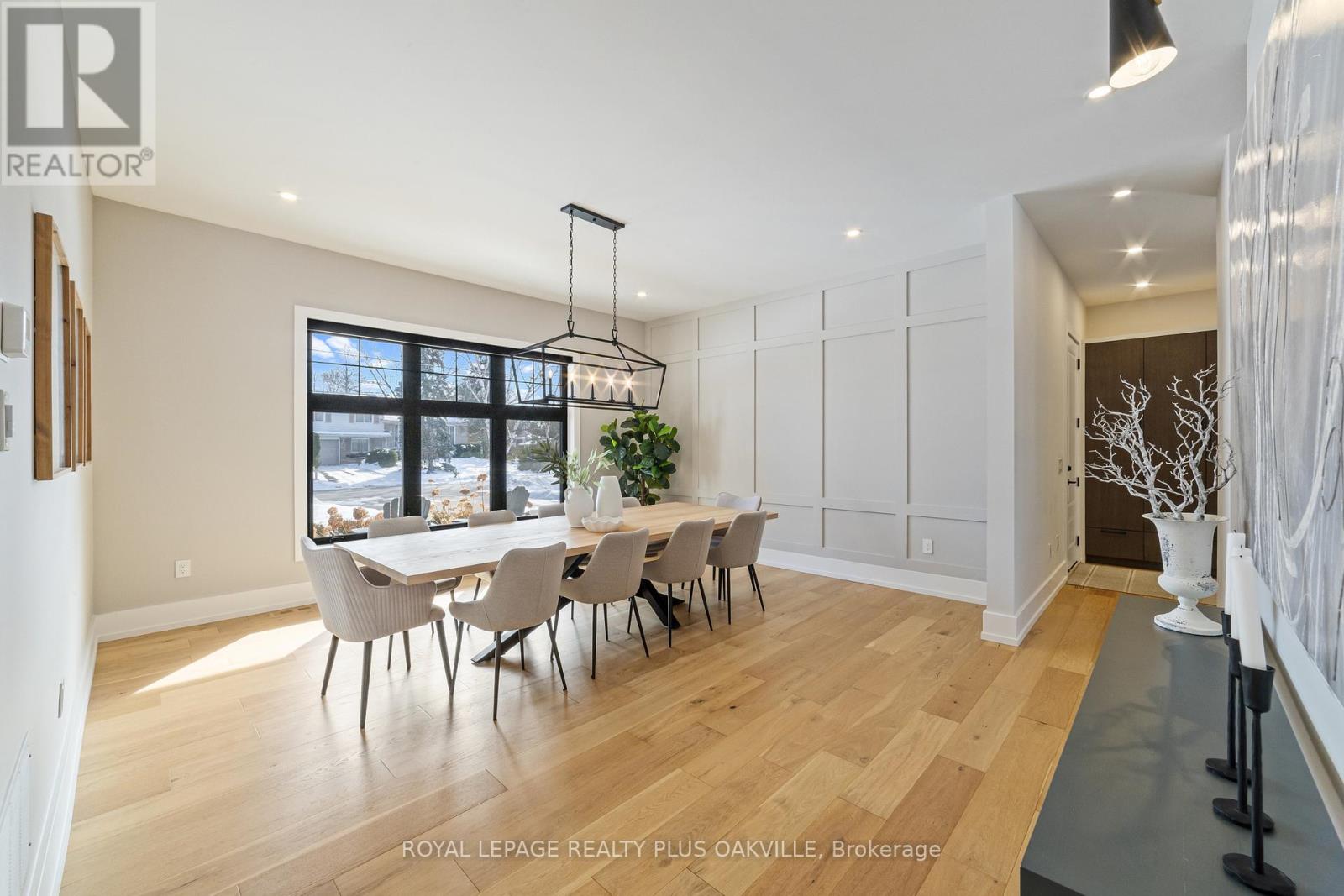 2057 Salvator Boulevard, Oakville, Ontario  L6L 1M9 - Photo 5 - W12794130