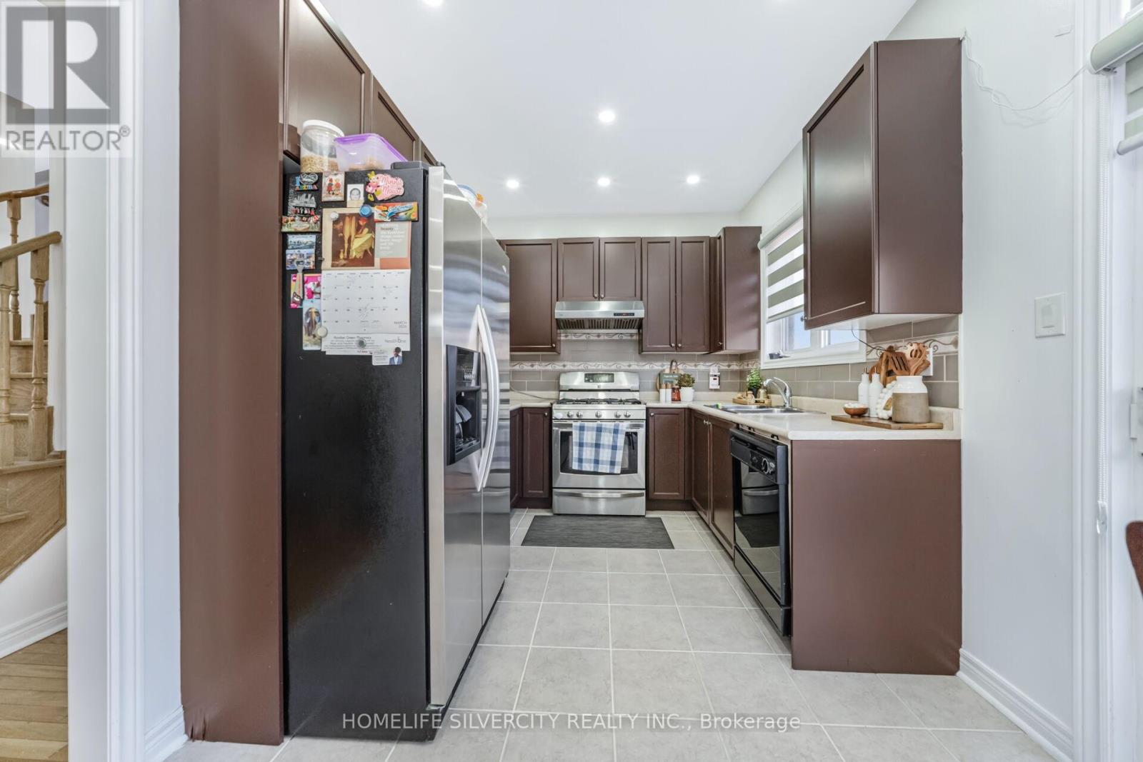 18 Finlayson Crescent, Brampton, Ontario  L6R 0H7 - Photo 13 - W12911946