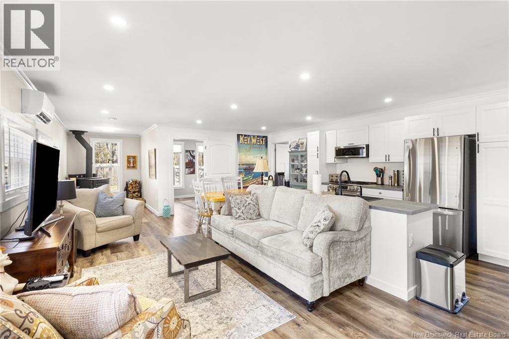 20 Centennial Drive, Minto, New Brunswick  E4B 3R9 - Photo 2 - NB136302