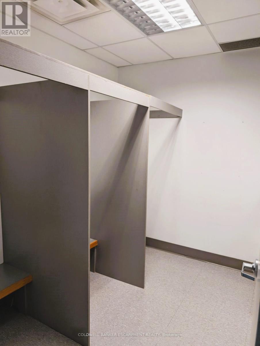 A/b - 10 Eastern Avenue, Halton Hills, Ontario  L7J 0A5 - Photo 10 - W12942816