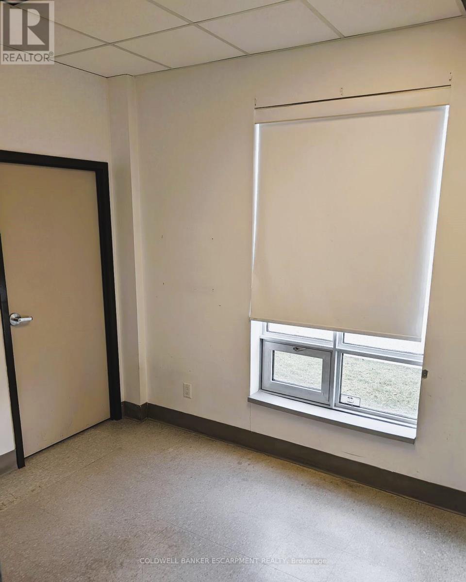 A/b - 10 Eastern Avenue, Halton Hills, Ontario  L7J 0A5 - Photo 7 - W12942816