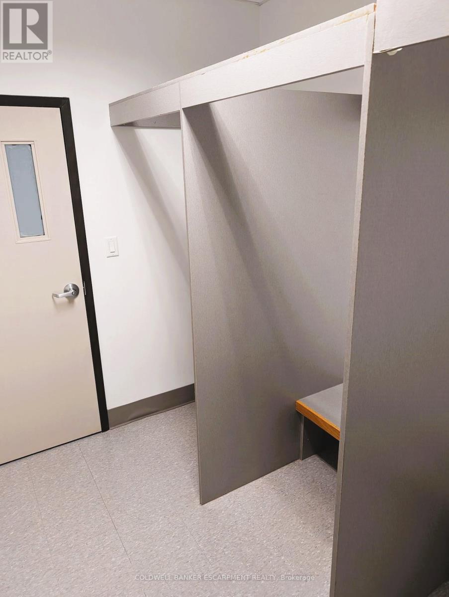 Unit A - 10 Eastern Avenue, Halton Hills, Ontario  L7J 0A5 - Photo 6 - W12942828