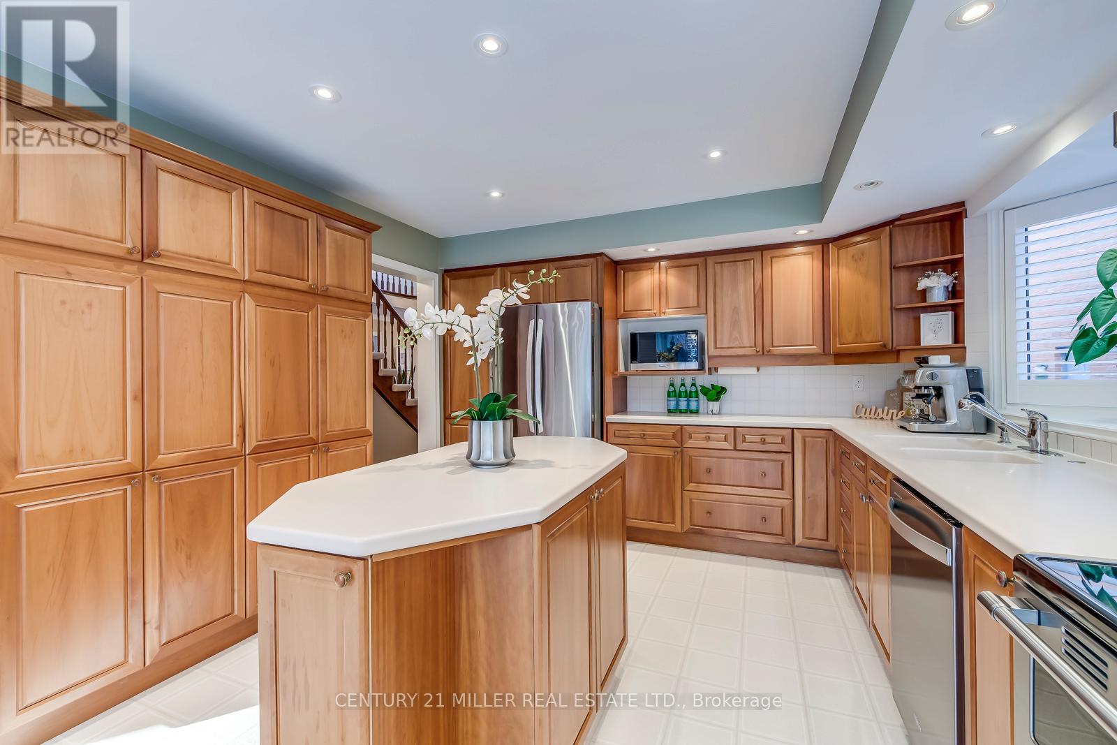 1149 Windrush Drive, Oakville, Ontario  L6M 1S9 - Photo 14 - W12942856